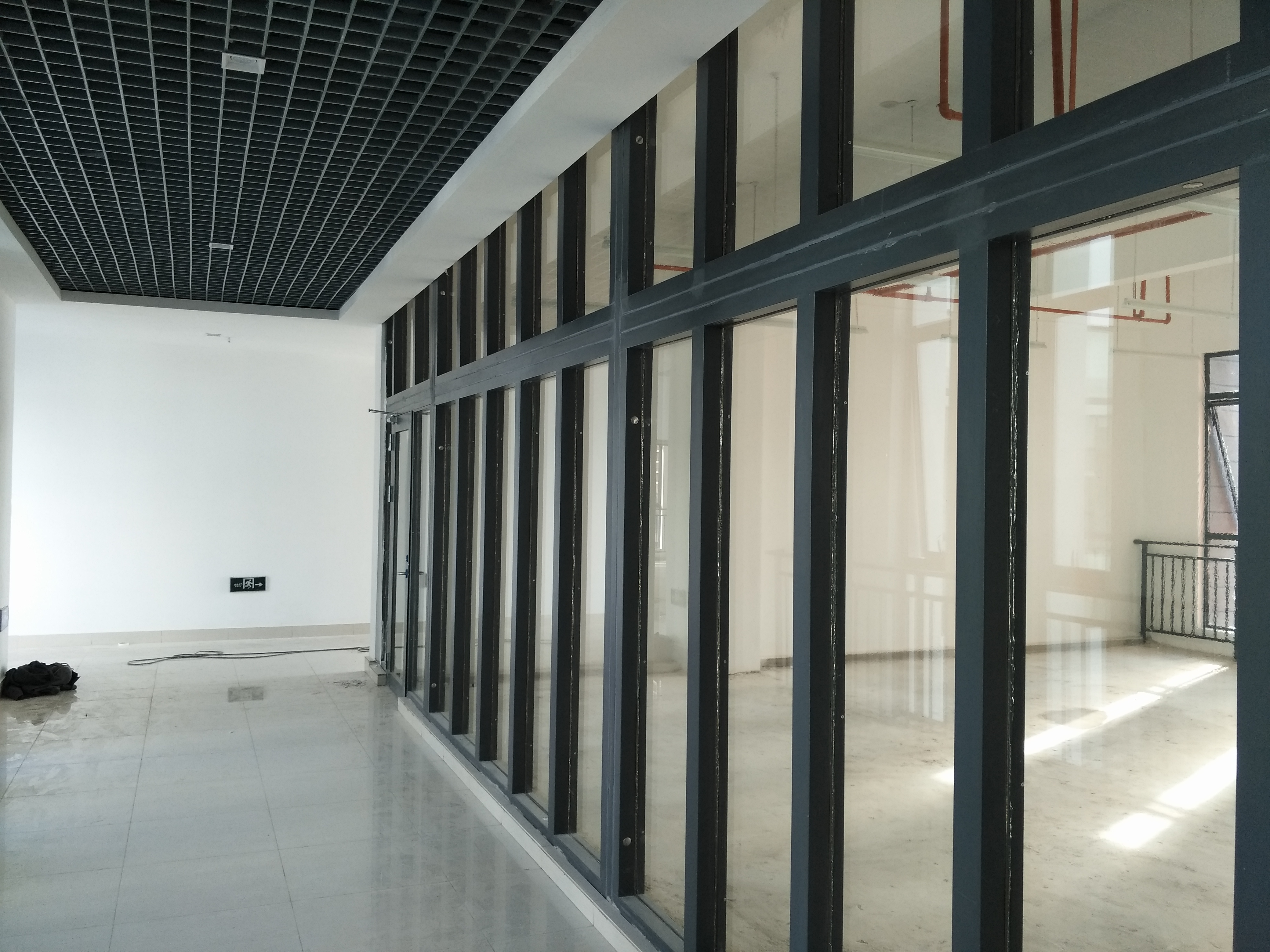 防火玻璃隔断办公室